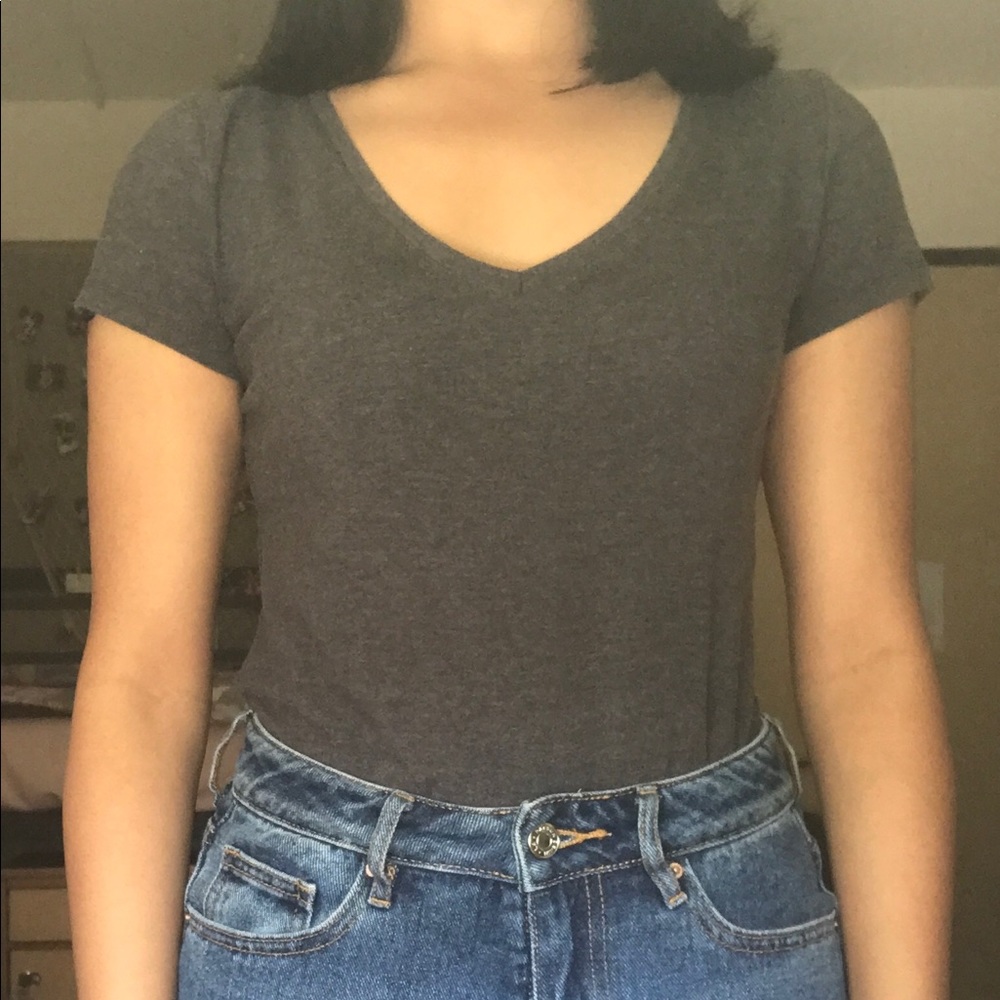 Gray tee